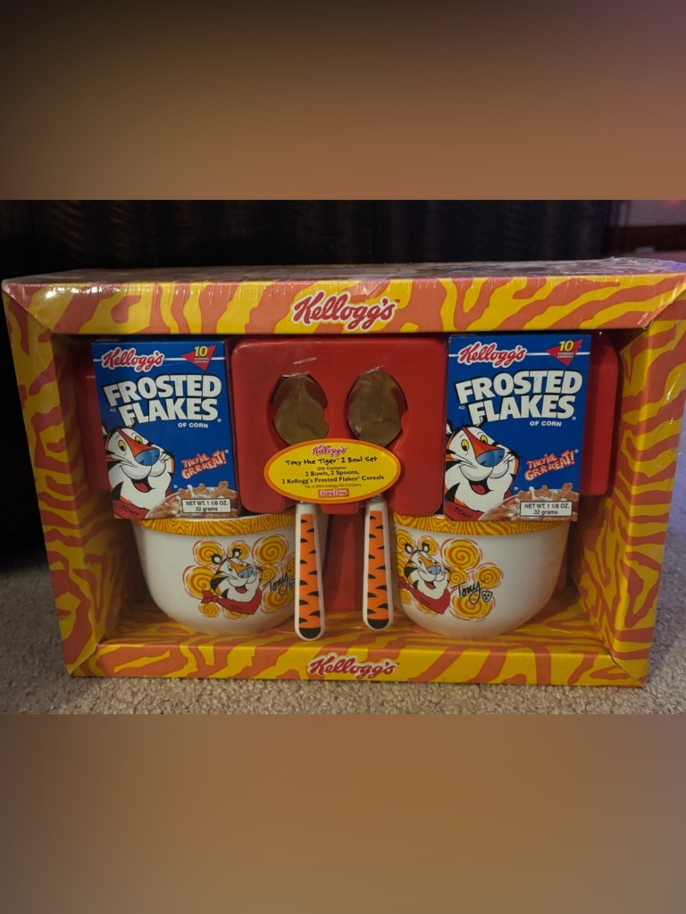 VINTAGE Sealed 2001 Kelloggs Tony The Tiger 2 Bowl Cereal Set Frosted Flakes.